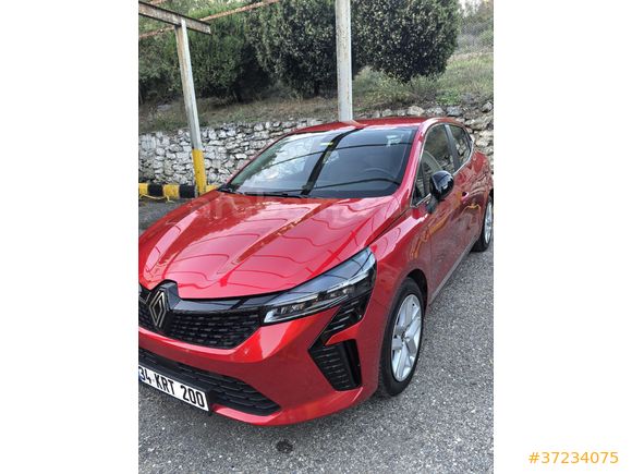 Sahibinden Renault Clio 1.0 TCe Evolution 2023 Model  30.000 km Kırmızı