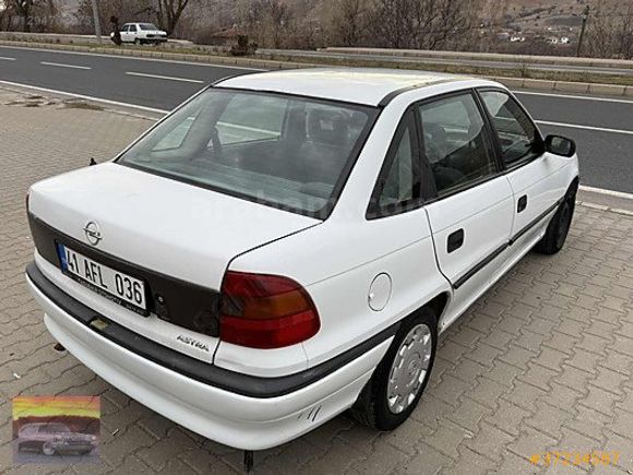 1998 model opel Astra sedan