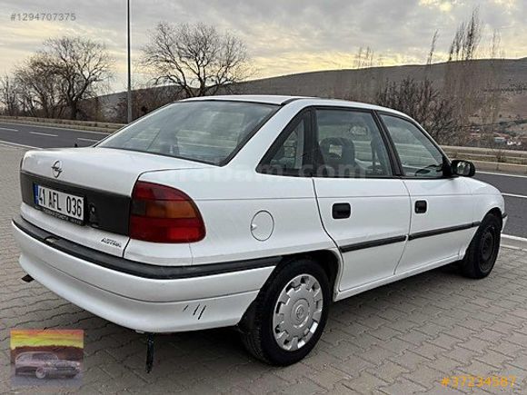1998 model opel Astra sedan