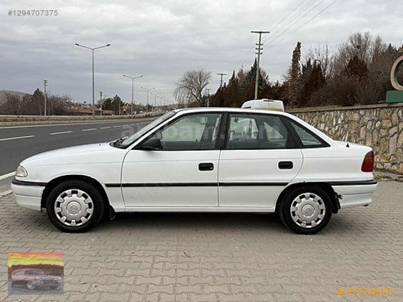 1998 model opel Astra sedan