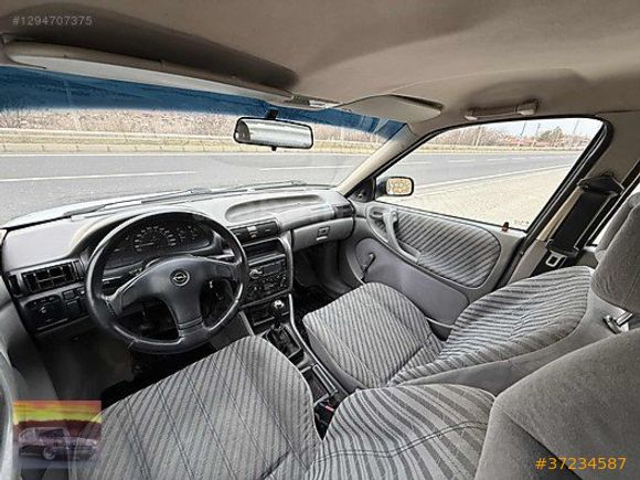 1998 model opel Astra sedan
