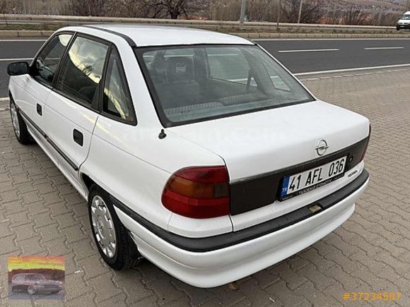1998 model opel Astra sedan