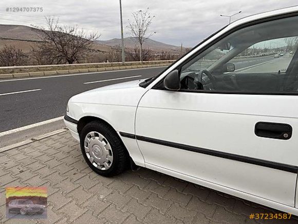 1998 model opel Astra sedan