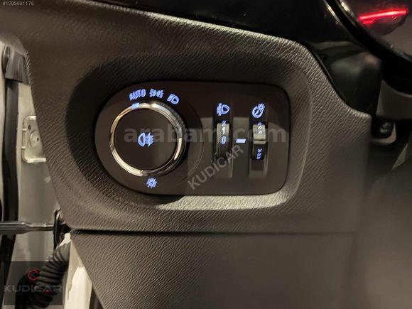 CORSA BOYASIZ DEĞİŞENSİZ OTOMATİK EDİTİON
