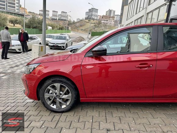 SIFIR AYARINDA 2025 MODEL OPEL CORSA F1 E-TOGGLE EDİTİON AT8