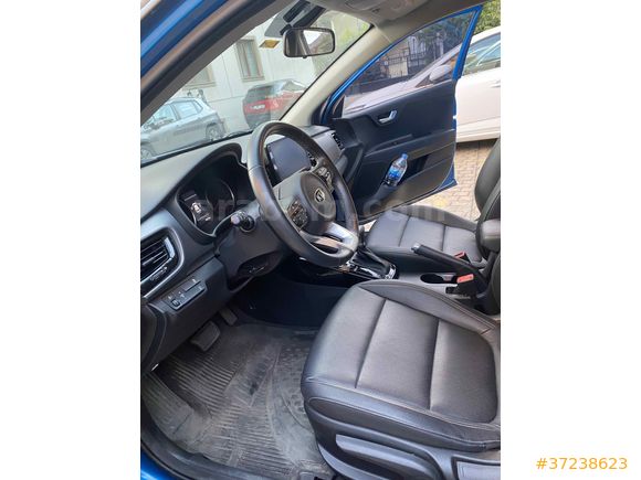 Akademisyenden Kia Stonic 1.4 MPI Elegance 2020 Model 