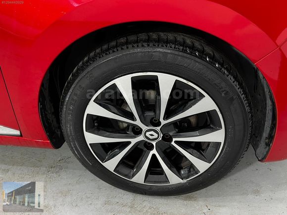 HEDEF RENAULT'DAN 0,99 KREDİ 2023 CLİO TOUCH MANUEL % 20
