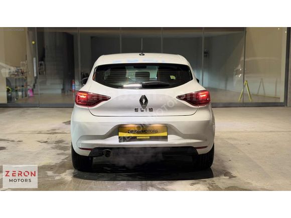 2023 RENAULT CLIO MANUEL 67850 KM DEĞİŞENSİZ, BOYASIZ