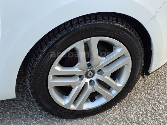 KUSURSUZ TERTEMİZ 2018 RENO CLIO 1.5 DCI JOY MAKYAJLI