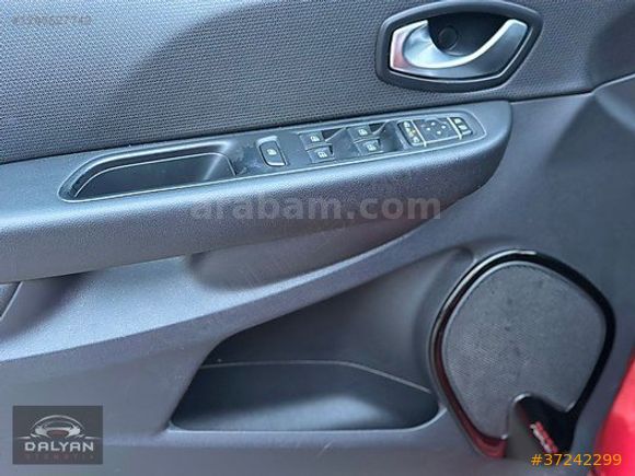 DALYAN'DAN 2018 CLİO HB 1.5 DCI ICON EDC 90 HP HATASIZ BOYASIZ