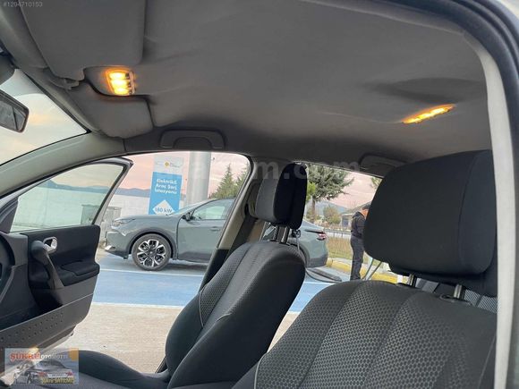 İLK VE TEK SAHİBİNDEN//SİGARA DAHİ İÇİLMEMİŞ// AİLE ARACI MEGANE