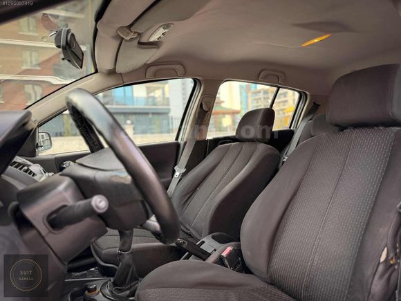 | SUİT GARAGE | 2004 MODEL 1,6 LPG DEĞİŞENSİZ MASRAFSIZ