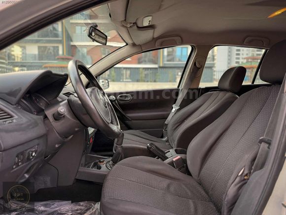 | SUİT GARAGE | 2004 MODEL 1,6 LPG DEĞİŞENSİZ MASRAFSIZ
