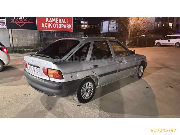 Sahibinden Ford Escort 1.6 CL 1996 Model 