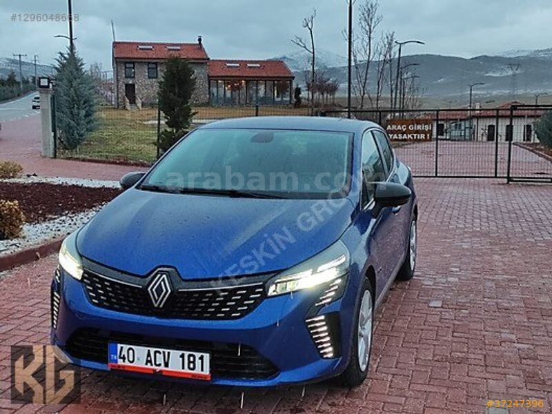 Galeriden Renault Clio 1.0 TCe Evolution 2023 Model Kırşehir 69.000 km Mavi