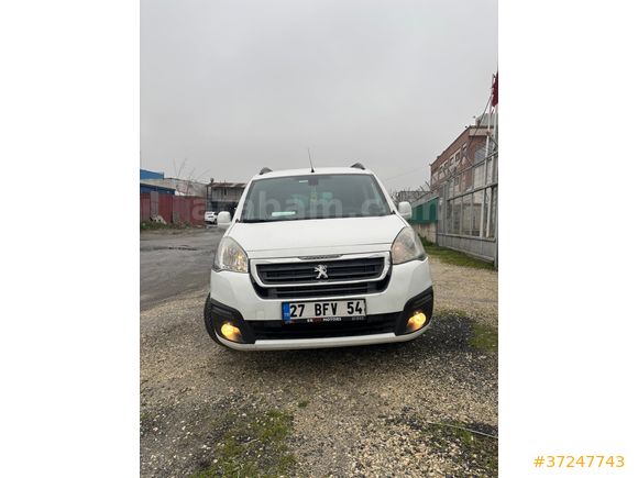 Sahibinden hatasız boyasız değişensiz Peugeot Partner 1.6 HDI Active 2016 Model