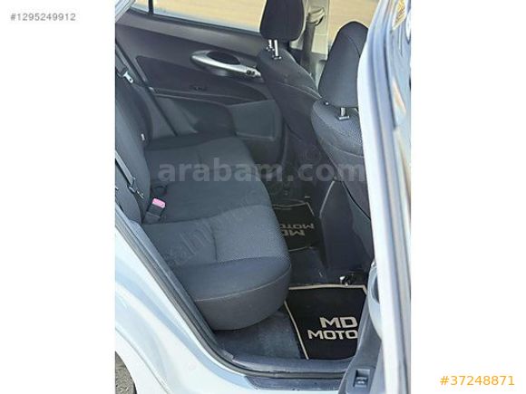 TOYOTA AURIS 1.4 D-4D MANUEL