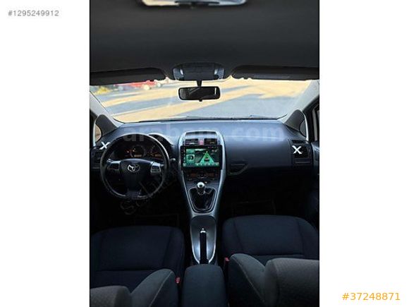 TOYOTA AURIS 1.4 D-4D MANUEL