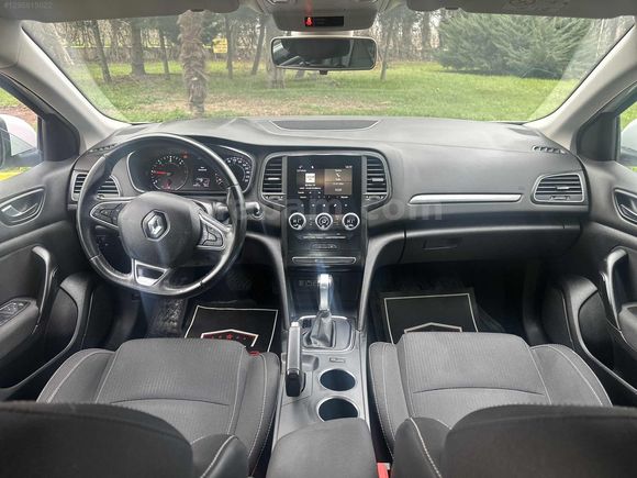 ÖZENLER OTO'DAN HATASIZ MEGANE TOUCH
