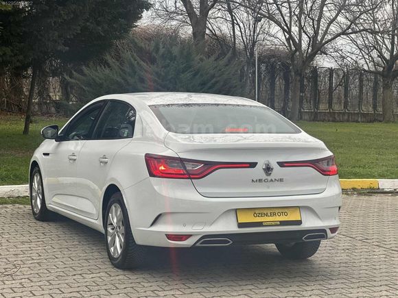 ÖZENLER OTO'DAN HATASIZ MEGANE TOUCH