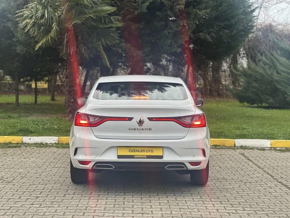 ÖZENLER OTO'DAN HATASIZ MEGANE TOUCH