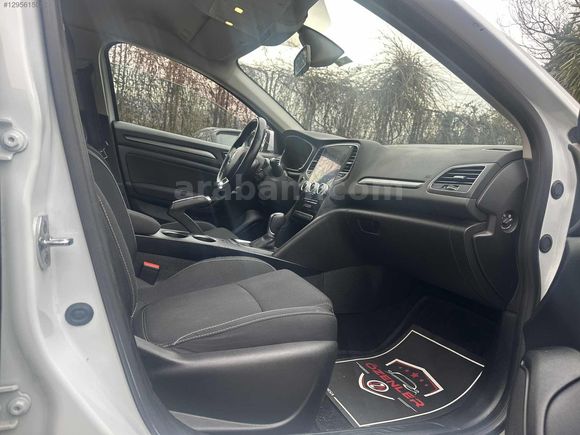 ÖZENLER OTO'DAN HATASIZ MEGANE TOUCH