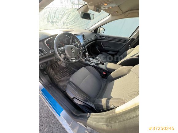 Sahibinden Renault Megane 1.5 Blue DCI Touch 2022 Model 