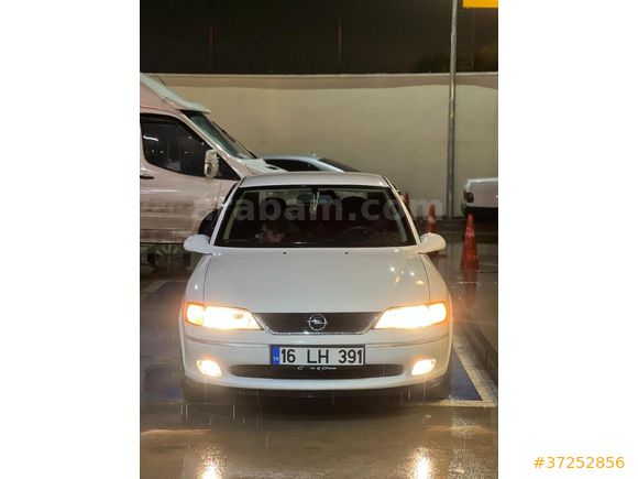 Sahibinden Opel Vectra 1.6 Comfort 2000 Model  242 km Beyaz