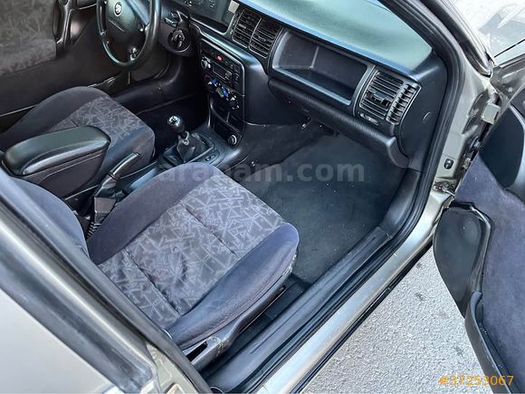 98 MODEL OPEL VECTRA