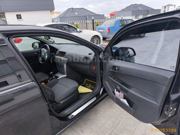 Sahibinden Opel Astra 1.6 Essentia 2011 Model  Siyah