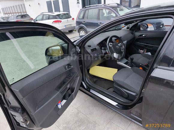 Sahibinden Opel Astra 1.6 Essentia 2011 Model  Siyah