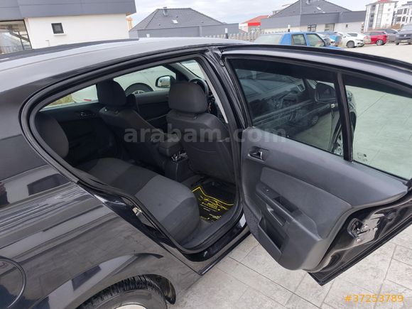 Sahibinden Opel Astra 1.6 Essentia 2011 Model  Siyah