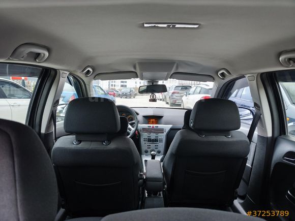 Sahibinden Opel Astra 1.6 Essentia 2011 Model  Siyah