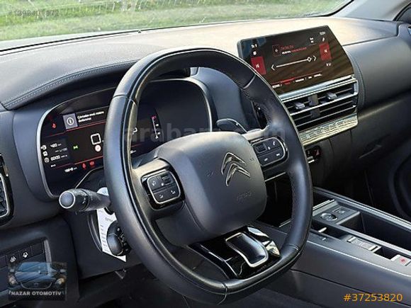 2024 MODEL HATASIZ BOYASIZ 17.000 KM'de C5 AİRCROSS SHİNE BOLD