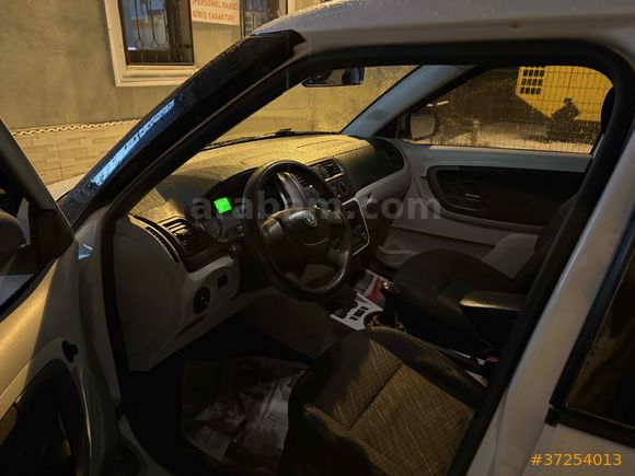 Sahibinden Skoda Fabia 1.2 Ambition 2012 Model 