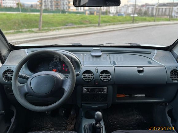 Sahibinden Renault Kangoo 1.9 D RN 2001 Model İstanbul