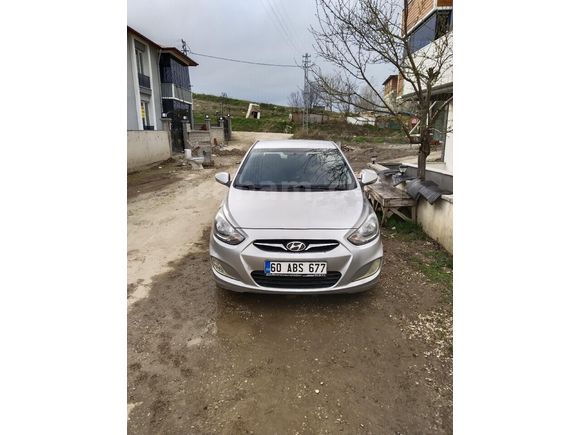 Sahibinden Hyundai Accent Blue 1.4 CVVT Mode 2011 Model