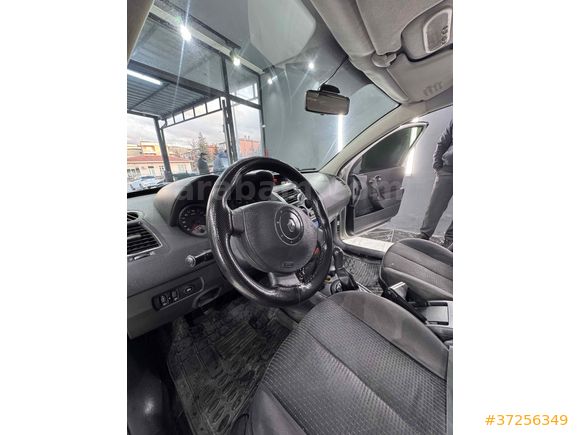 Sahibinden Renault Megane 1.6 Authentique 2004 Model 