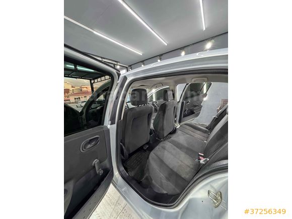 Sahibinden Renault Megane 1.6 Authentique 2004 Model 