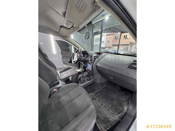 Sahibinden Renault Megane 1.6 Authentique 2004 Model 