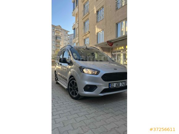 Sahibinden Ford Tourneo Courier 1.5 TDCi Titanium Plus 2023 Model Adıyaman 43.000 km Gri