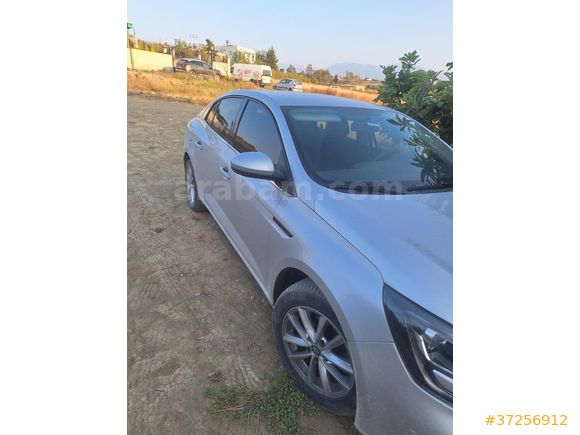 Sahibinden Renault Megane 1.5 Blue DCI Touch 2020 Model