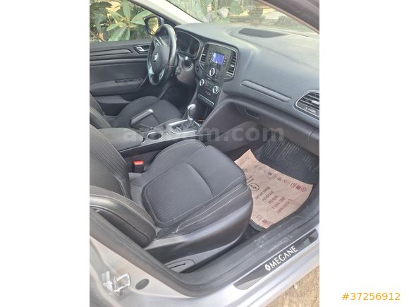 Sahibinden Renault Megane 1.5 Blue DCI Touch 2020 Model