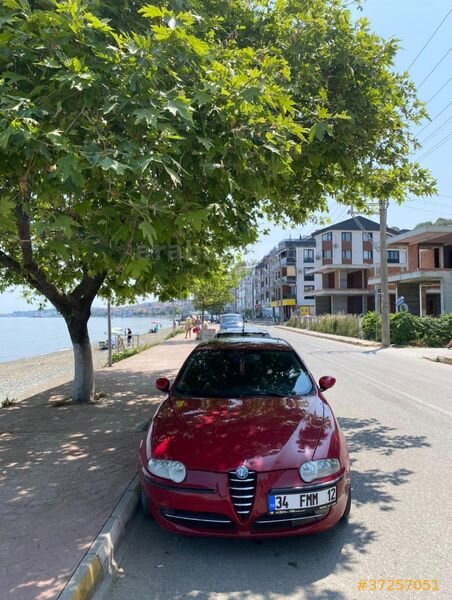 Sahibinden Alfa Romeo 147 1.6 TS Distinctive 2004 Model Bursa 172.000 km Kırmızı