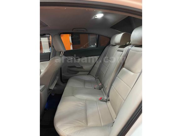 Sahibinden Acil Honda Civic 1.6 i-VTEC ECO Elegance 2015 Model 