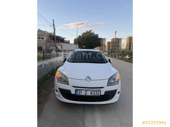 Sahibinden Renault Megane 1.5 dCi Privilege 2011 Model  190.000 km Beyaz