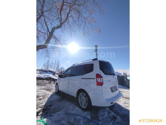 Sahibinden Ford Tourneo Courier 1.5 TDCi Titanium Plus 2021 Model