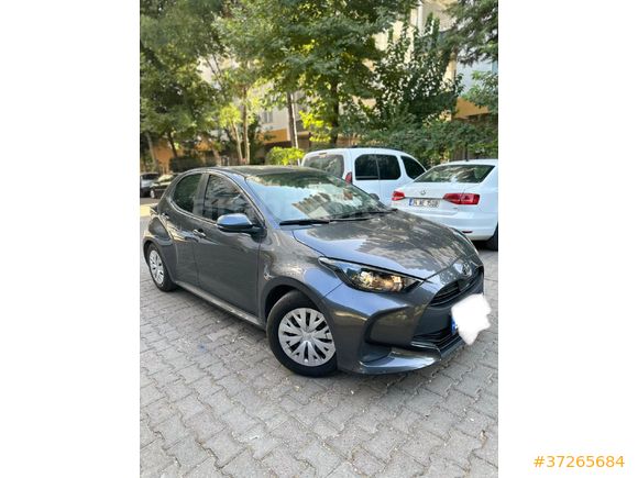 Sahibinden Hatasız Boyasız Toyota Yaris 1.5 Dream  2022 Model