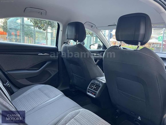 2025 YENİ SKODA SUPERB 1.5 TSI MHEV PREMIUM DSG /%20 KDV/MASAJ