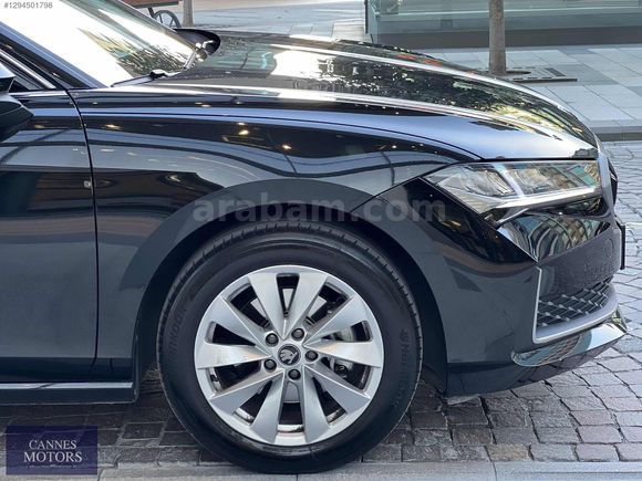 2025 YENİ SKODA SUPERB 1.5 TSI MHEV PREMIUM DSG /%20 KDV/MASAJ
